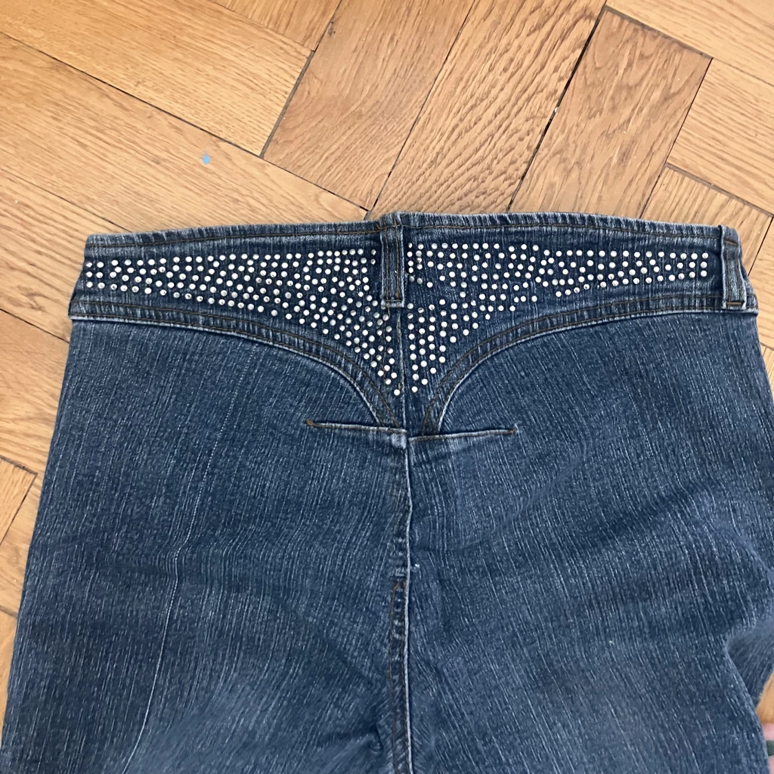 Y2k utsvängda jeans - 90