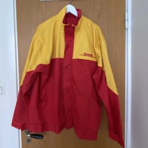 Statement jacket - Cool oversized DHL statement jacket🧡