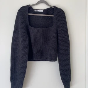 Zara kofta - Snygg svart stickad tröja från Zara! Aldrig använt! 