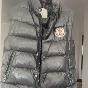 Moncler väst - Moncler väst köpt på merchsweden