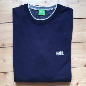 Hugo Boss Green   Jumper Navy  Strlk L  Använd 1-2 ggr, nyskick