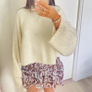 Zara volang klänning  - Säljer min populära zara klänning, storlek M men passar mer som S