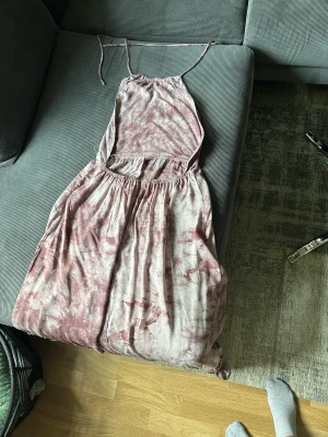 Sommarklänning  - Ny klänning bra pris 