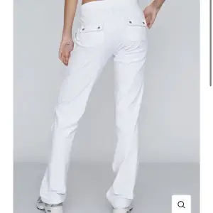 Säljer mina vita juciy byxor pågrund av att de är för korta på mig som är 168 de är som nyskick 