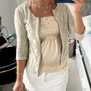 Jacka!  - Så snygg kofta/jacka med trekvartsärm i spets!😍