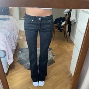 Jeans - Så snygga lågmidjade bootcut jeans från Zara!💓