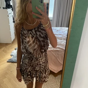 Klänning - Så himla snygg klänning från zara!💓