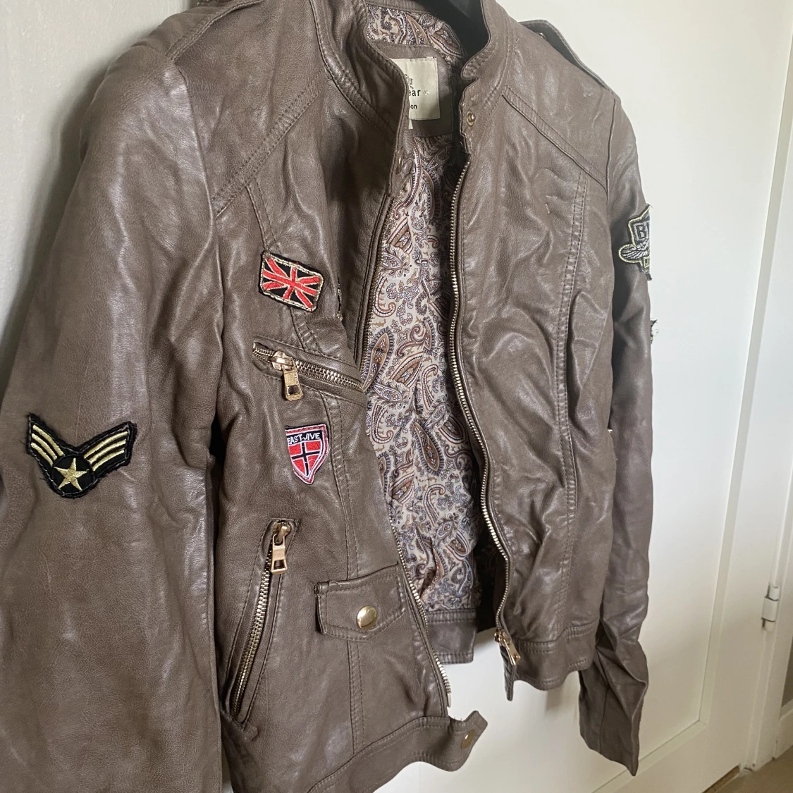 Brun skinnjacka - 90