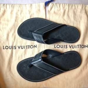 Louis Vuitton flipp flopp strl 7 = 41 Mörk mörk blå