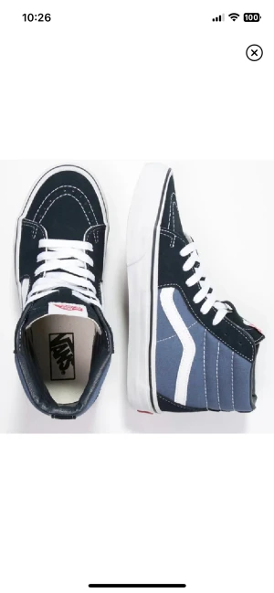 Vans skor  - Säljer mina fina vansskor i jättebra skick! Som nya knappt använda , skriv vid frågor! 