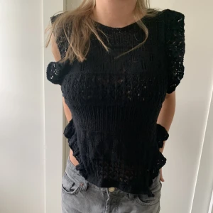 Stickat linne - Stickat linne från zara med slits på sidorna💓
