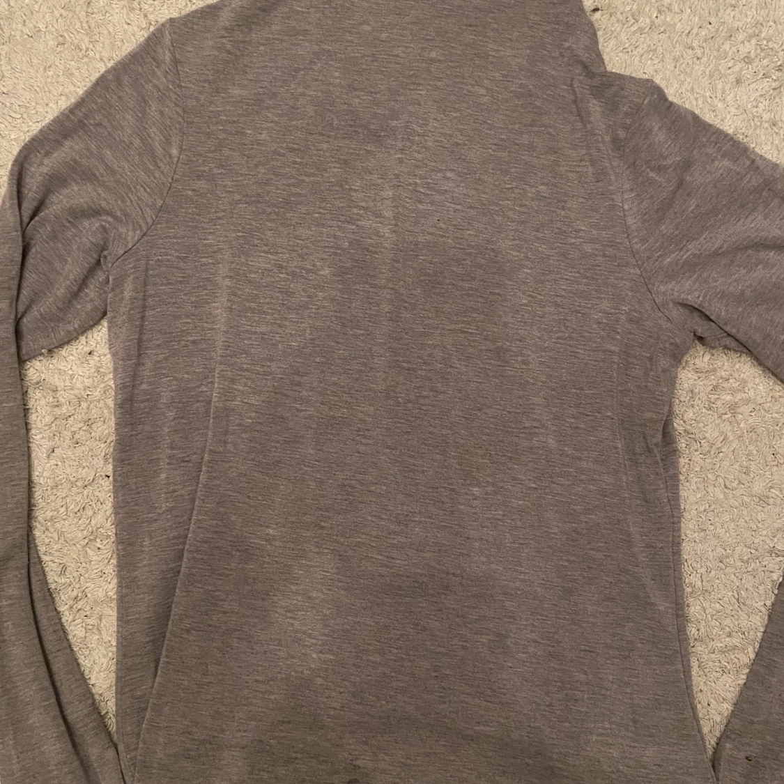 Grå tröja - 91