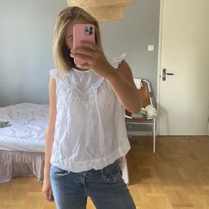 Vit blus - Vit blus från zara. Mycket bra skick!
