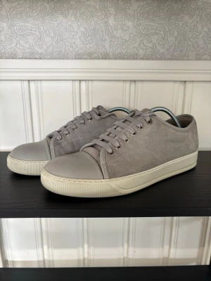 Lanvin Skor - Snygga Lanvin Skor - Väldigt bra skick - Storlek uk6 = 41 - Hör av dig vid minsta  fundering!