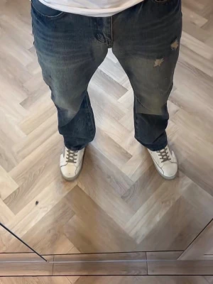 Jeans - Blå jeans i storlek W32/L34 som aldrig är använda.