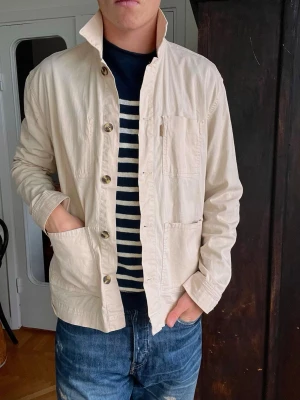 Beige overshirt