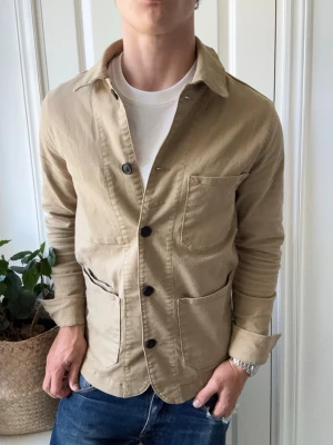Selected overshirt  - Selected overshirt, Inga defekter! Modellen i bilderna är 180 cm 75 kg och bär Storlek M , Kom med frågor! 🌟 (Kan gå ned i pris vid köp av paket 😉) 