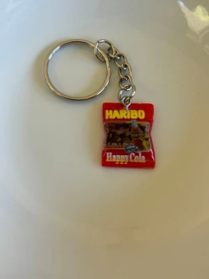 Nyckelring Happy Cola  - Nyckelring som jag satt ihop själv 💕
