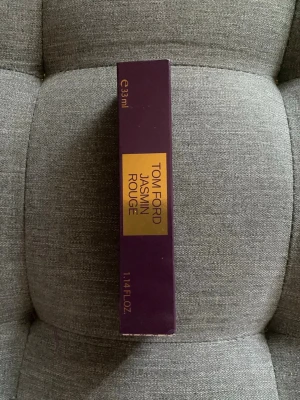 Tom Ford Jasmin Rouge - Tom Ford Jasmin Rouge 33ml. köpt här på plick men jag va ej nöjd. 