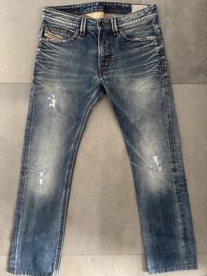 Diesel Jeans - Väldigt väldigt sköna jeans. Köp innan de blir sålda är allt jag säger. Storlek 29w men sitter som 30-31, L32.