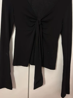 gina front tie topp - gina front tie topp svart storlek s, för stor så aldrig använt
