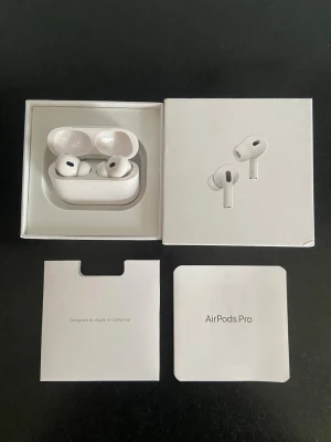AirPods Pro 2 - Säljer ett par sprillans nya AirPods Pro 2 i toppskick!