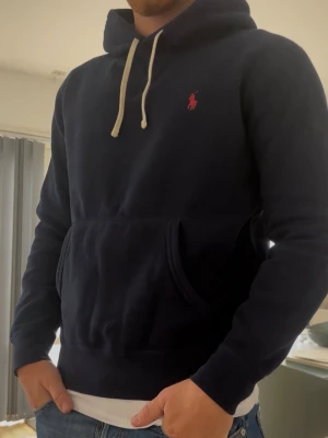 Ralph lauren hoodie - Riktigt skön ralph lauren hoodie, perfekt nu till hösten