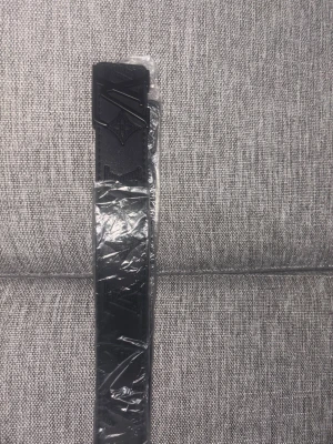 Svart louis vuitton bälte - Jätte fin svart lv bälte med logor LV på bältet finns i flera storlekar kom privat och fråga om en storlek