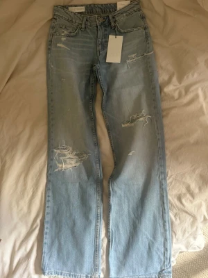 Zara wide leg jenas - Säljer dessa sååå coola jeansen från Zara som är helt nya med prislappen kvar!💞💞