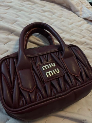  Miu Miu väska - Nyskick! 