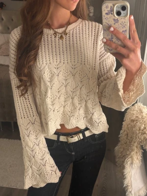 beige stickad tröja med mönster Zara - Supersöt stickad tröja från Zara med mönster i tyget💕