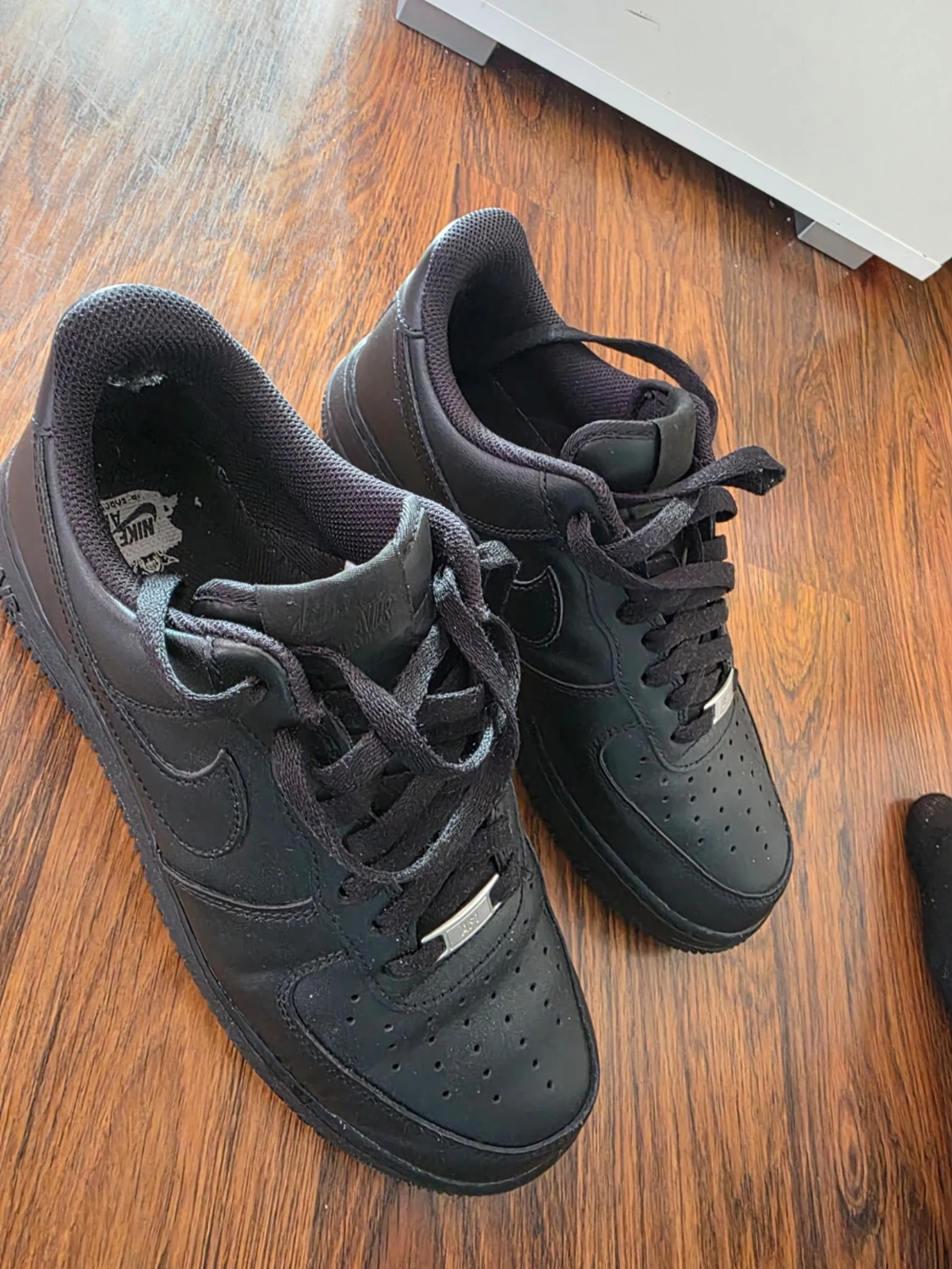 Svarta Nike Air Force Ones - 2