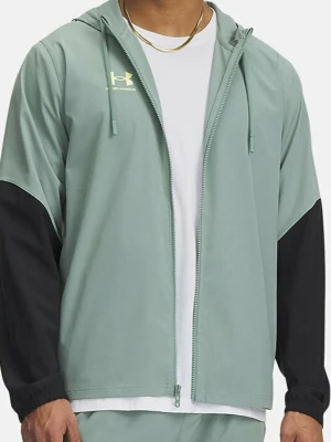Söker denna jackan av Under Armour - Helst storlek s eller M