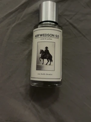 Creed aventus parfym - Replika på creed aventus parfymen. Ca 10 sprut tagna. Helt ny från one bold chemist