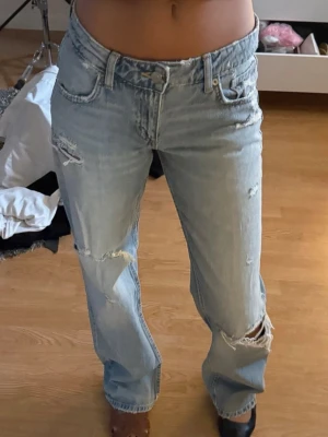 Zara jeans - Zara jeans storlek 34. Prislapp kvar köpte två storlekar men kan inte returnera längre