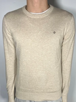 Morris tröja - 👕 Plagg: Tröja                                                                 📏 Storlek: M                                                                🏷️ Märke/Modell: Morris                                            ✨ Skick: Fint skick                                                        💬 Vid frågor är det bara att skriva!                                                                                          🛍️ Gramenti