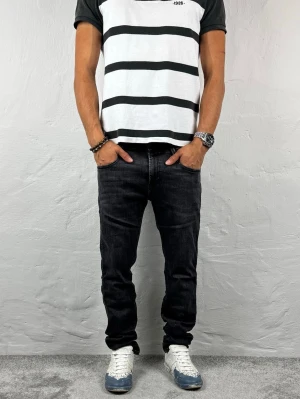 Replay jeans  - Ett par riktigt snygga jeans från Replay i storlek W29 L30 i modellen Anbbas 