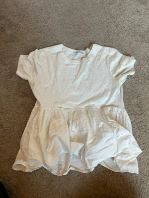 T-shirt från Zara - T-short från Zara i strl s