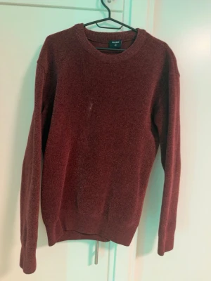 Röd stickad sweater strl S - Inga skador strl S