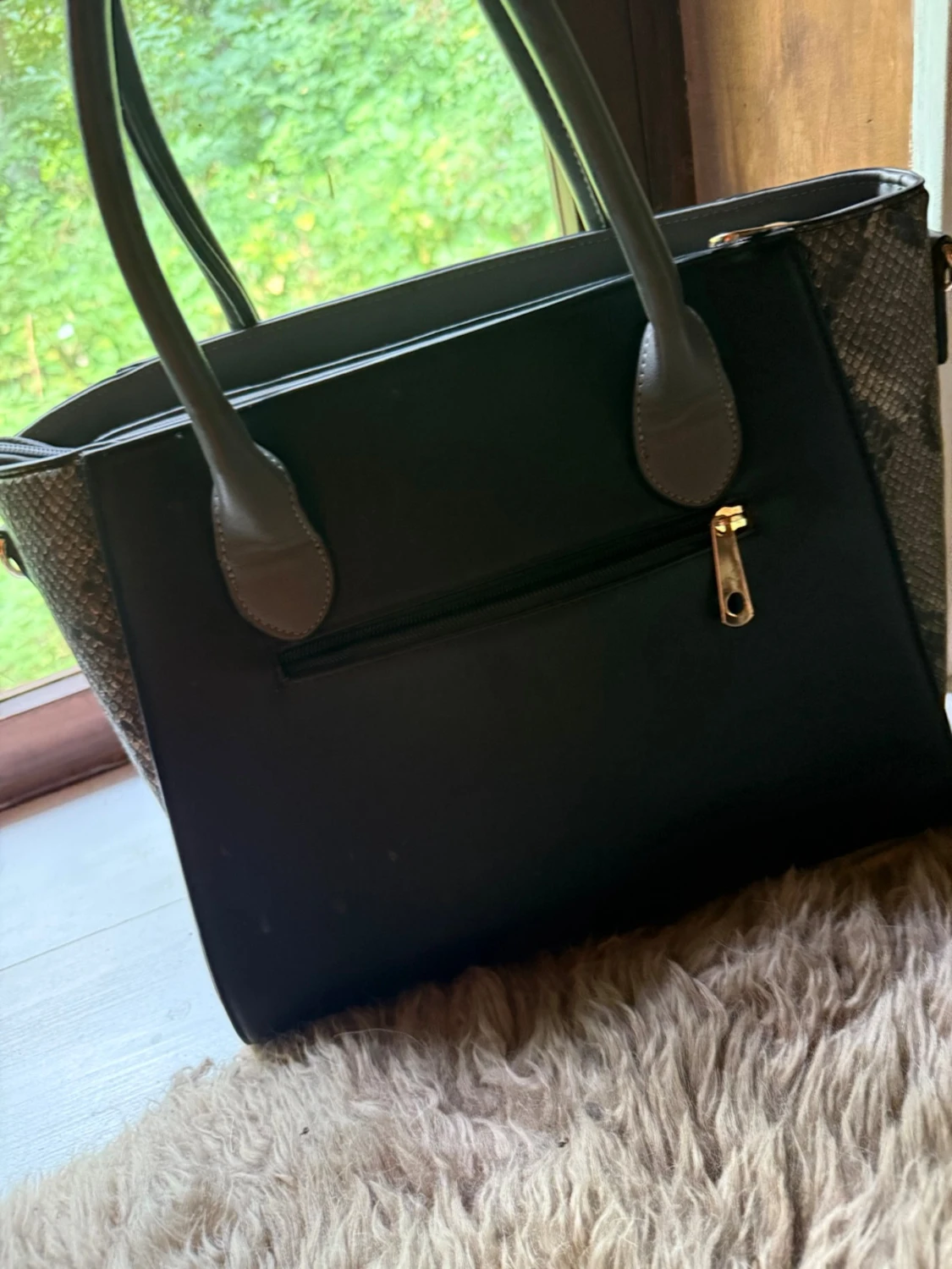 Svart handväska från Michael Kors - 1