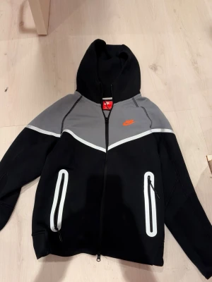 Nike tech fleece - Nike tech fleece, storlek S helt ny . Fraktar samma dag!