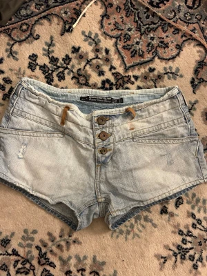 Lågmidjade jeansshorts  - Super snygga