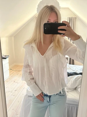 blus från bikbok  - supersöt blus från bikbok som knappt är använd