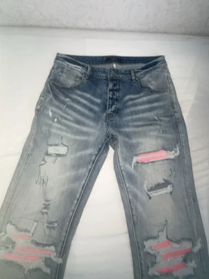 Amiri jeans - Jättesnygga amiri jeans storlek (M/L)