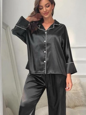 PyjamasTröja Svart - En svart pyjamaströja från New Yorker i skönt material och i storleken XS