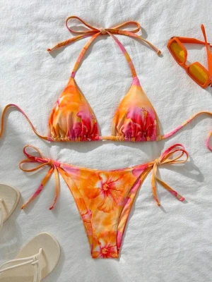 Blommig bikini i orange och rosa - Helt oanvänd! 