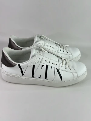 Valentino Open VLTN - Inga tillbehör, Helt nya!