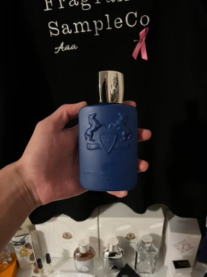 Parfums de Marly Percival EDP - Säljer nu en pdm percival, storleken är 125ml och finns 110ml kvar i den, lådan och kvitto tillkommet
