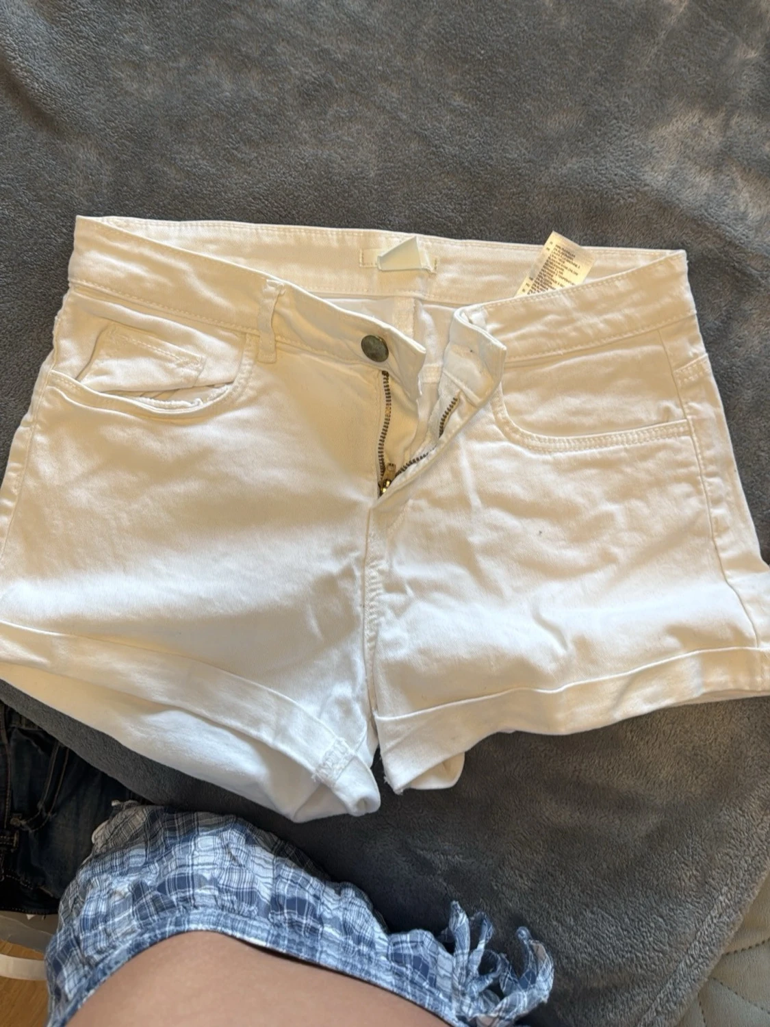 Vita höga shorts med dragkedja - 3