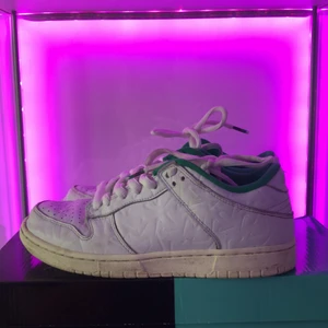 Intressekoll  - Intressekoll på mina (Nike sb dunk x BEN G) inte så använda sulan är i bra kondition bara smutsig, vill se vad folk är villig att betala för dem, skriv privat om frågor eller annat.